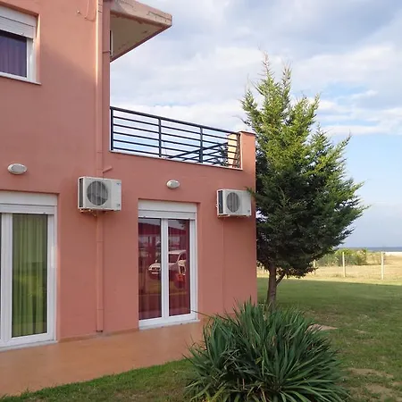 Aparthotel George Korinos