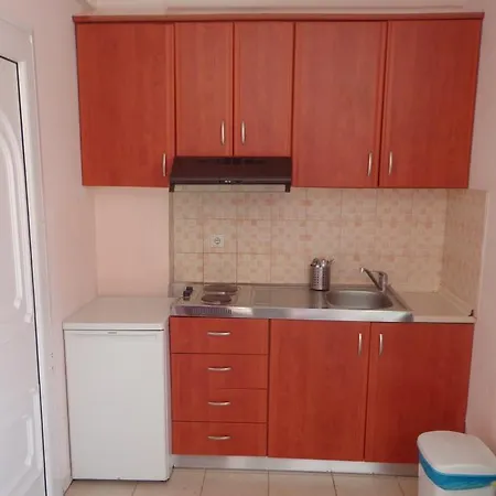 Aparthotel George Korinos